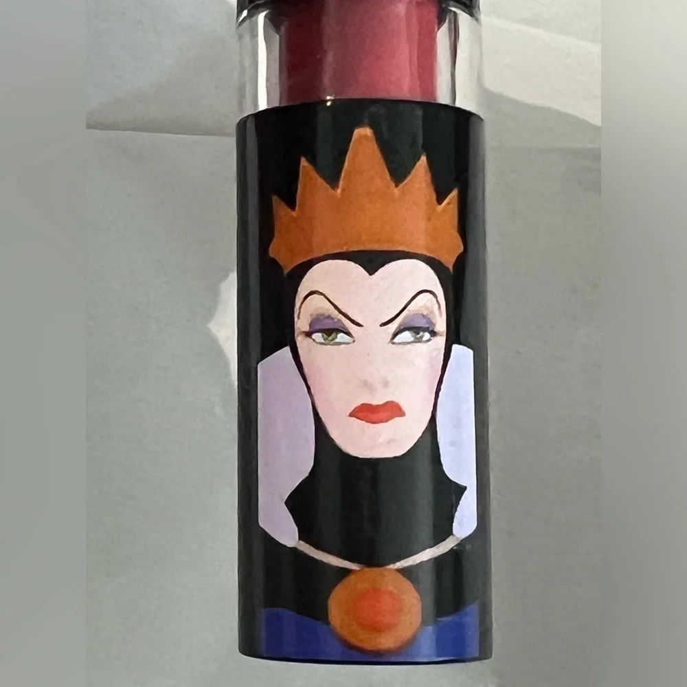 DISNEY EVIL QUEEN LIPSTICK BRAND NEW